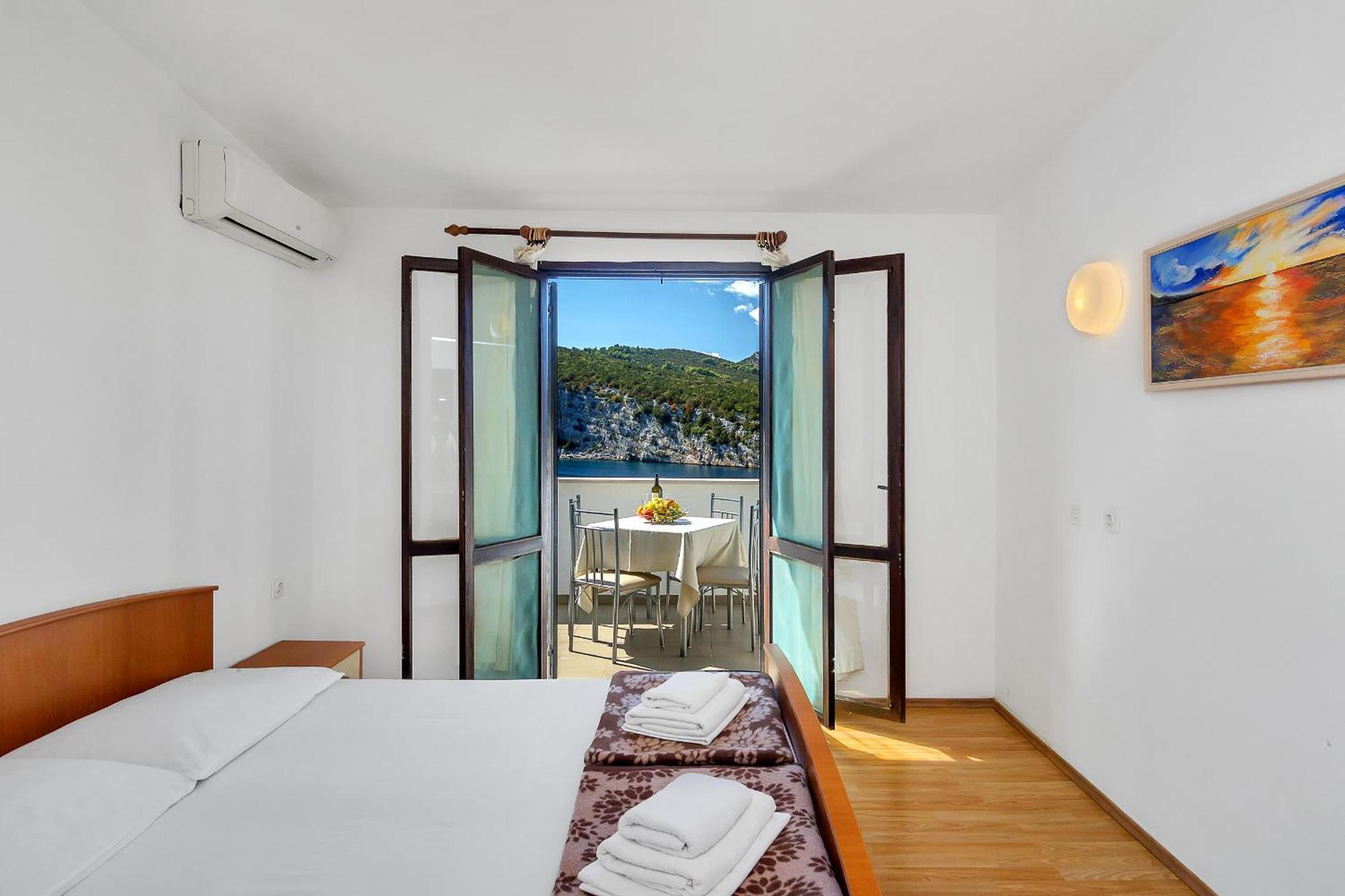 Apartmani Cico Gdinj 外观 照片