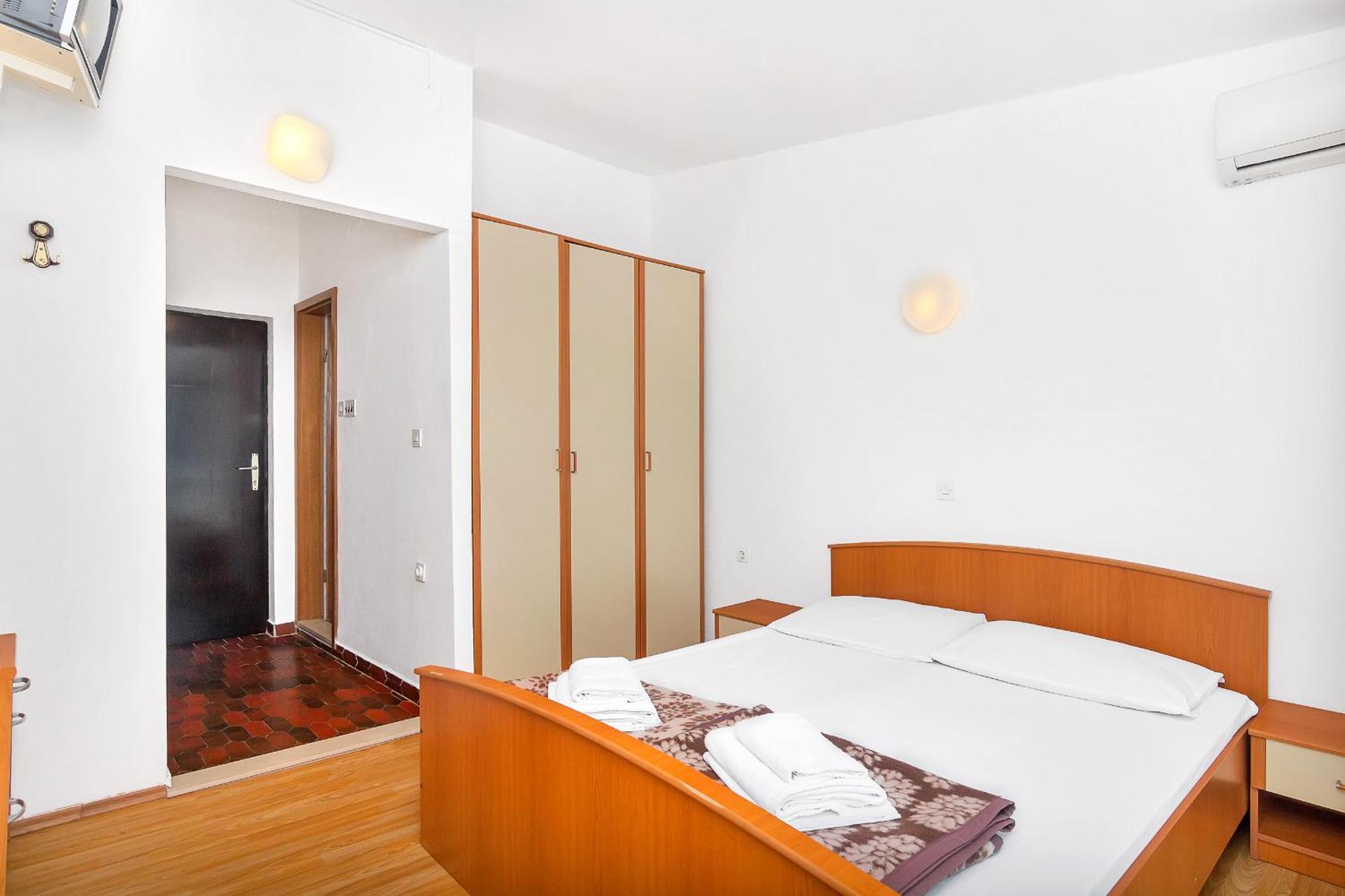 Apartmani Cico Gdinj 外观 照片
