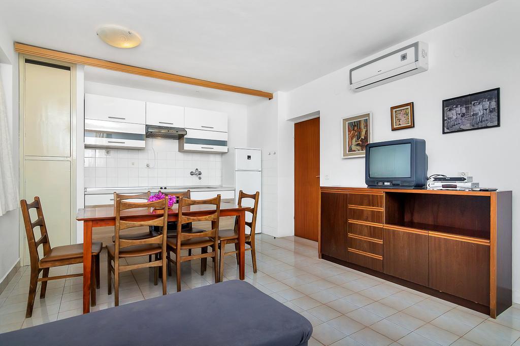 Apartmani Cico Gdinj 外观 照片