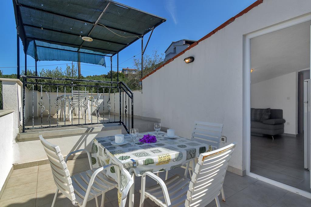 Apartmani Cico Gdinj 外观 照片