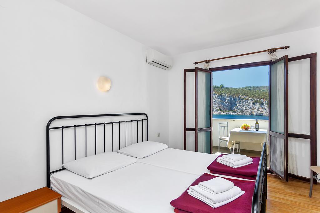 Apartmani Cico Gdinj 外观 照片