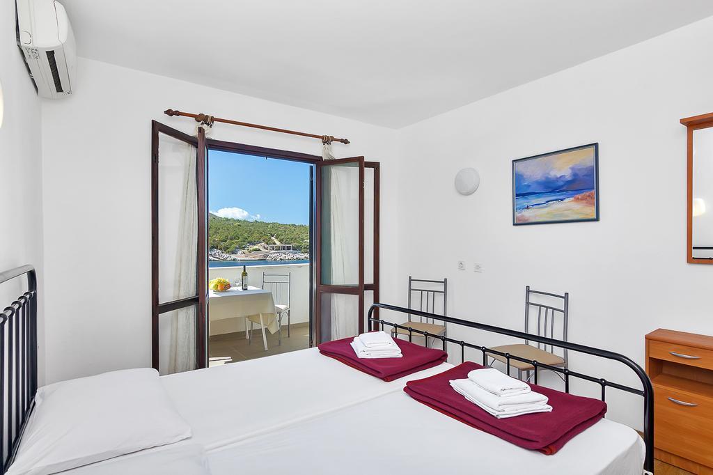 Apartmani Cico Gdinj 外观 照片
